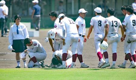 甲子園出場ならず、ガックリの耐久ナイン（撮影・坂部計介）