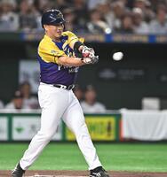 ２回、中前適時打を井口氏（撮影・開出牧）