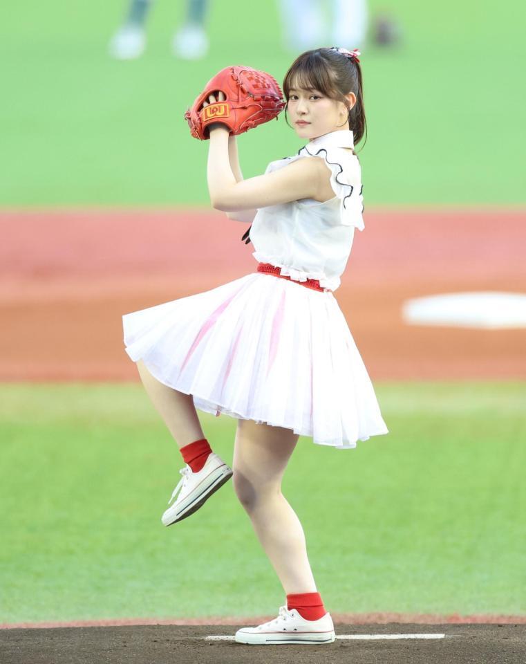 始球式に登場したＮＧＴ４８・北村優羽（撮影・伊藤笙子）