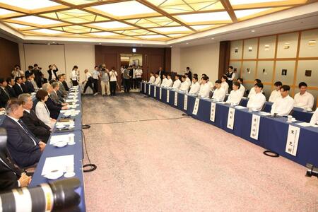 １２球団オーナーと選手会が協議＝東京ドームホテル（撮影・金田祐二）