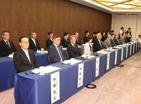 協議に臨む１２球団のオーナー陣（撮影・金田祐二）