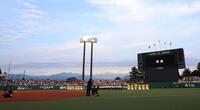 試合前令和８年熊本地震の犠牲者を悼み、黙とうがささげたれた（撮影・伊藤笙子）