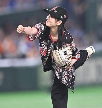 始球式を務める横田真悠（撮影・開出牧）