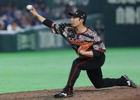 ９回表に登板した巨人・赤星　※※　＝東京ドーム