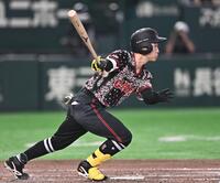 ６回、右前適時打を放つ浦田（撮影・開出牧）