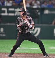 ８回、空振り三振に倒れた坂本勇（撮影・開出牧）