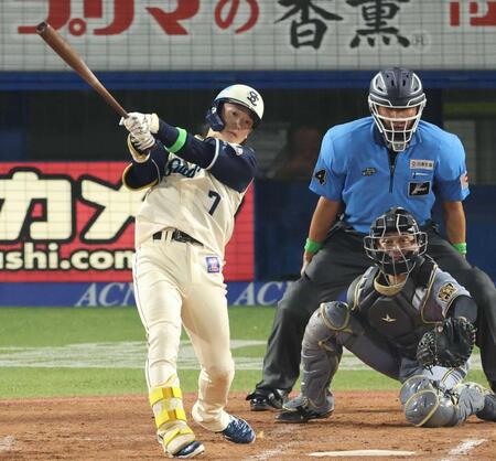 　２回、逆転２点打を放つ長岡
