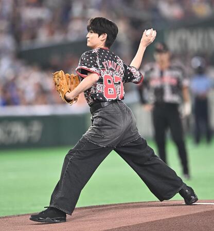 始球式を務める高橋文哉（撮影・開出牧）
