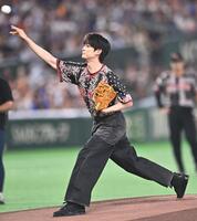 始球式を務める高橋文哉（撮影・開出牧）