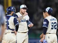 ９回、勝ち越されひと息入れるキハダ（撮影・田中太一）