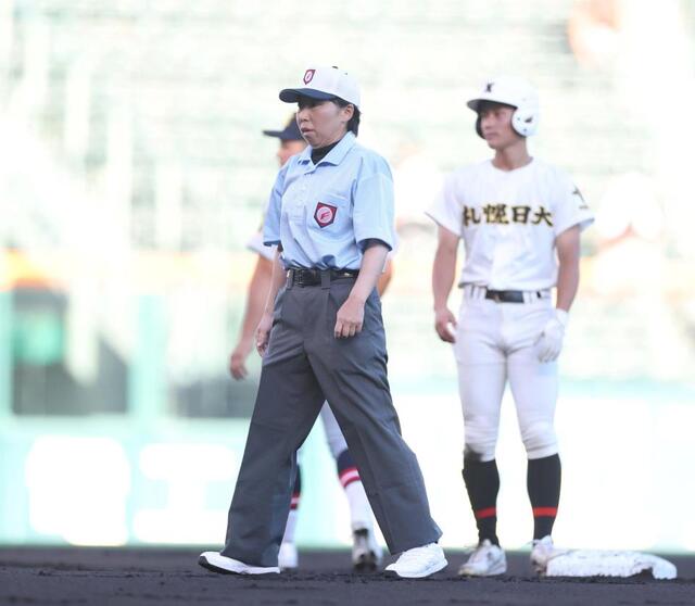 甲子園初出場の女性審判員　涙のワケ