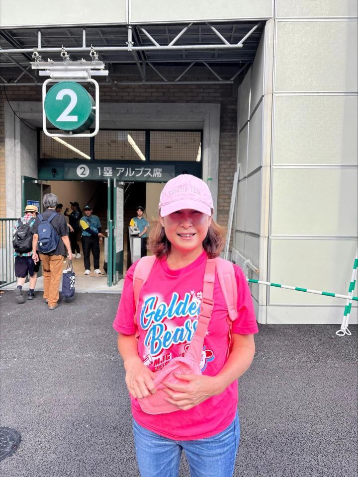 札箕面自由学園高校チアリーディング部の野田一江監督