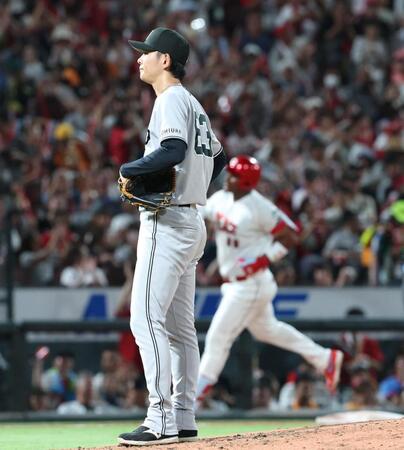 ５回、モンテロに勝ち越しとなる２ランを浴びた泉（撮影・北村雅宏）