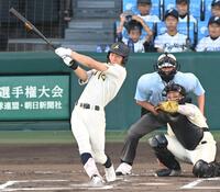 ６回、ソロを放つ神村学園・田中翔大（撮影・高部洋祐）