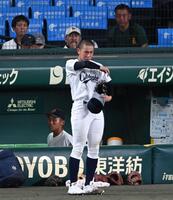 佐野日大に敗れ、涙する聖隷クリストファー・高部陸（撮影・高部洋祐）