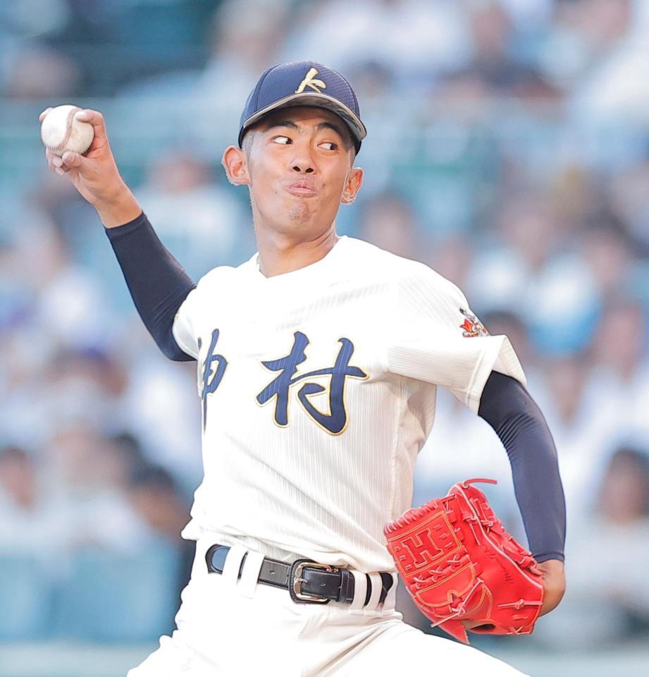 ２番手で力投する神村学園・龍頭汰樹（撮影・西田忠信）