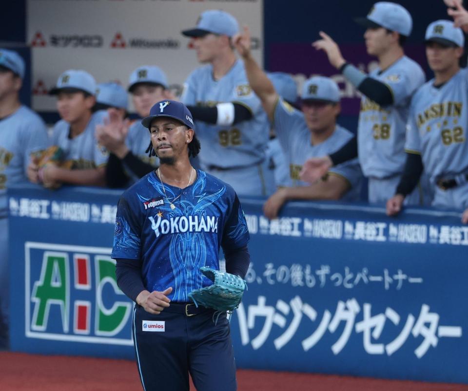 １回、阪神打線につかまるビド（撮影・金田祐二）