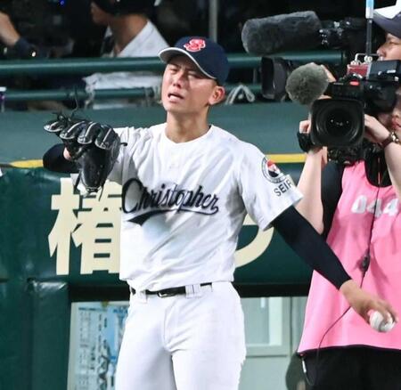 　試合後に泣きながらクールダウンをする聖隷クリストファー・高部