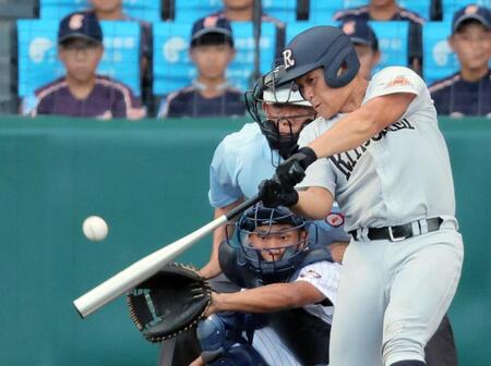 ３回、江原が右越えに先制二塁打を放つ