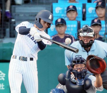 ７回、永田が中前２点打を放つ