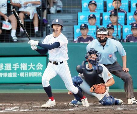 ７回、永田が中前２点打を放つ