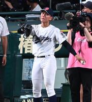 佐野日大に敗れ、涙する聖隷クリストファー・高部陸（撮影・高部洋祐）