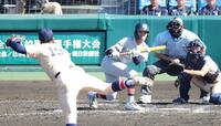 ２回、青森山田・川久保昂直のスクイズが成功し、追加点を奪う（撮影・坂部計介）