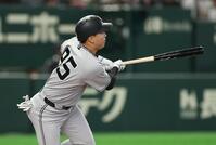 ３回、勝ち越し２点適時打を放つ笹原（撮影・金田祐二）