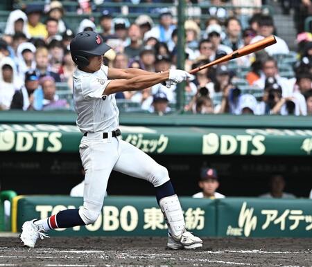 ３回、逆転の左前２点適時打を放つ湊慎之介（撮影・開出牧）