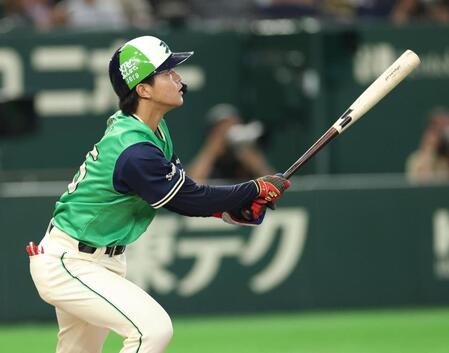 ４回、２ランを放つ鈴木叶（撮影・金田祐二）