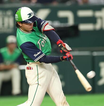 ４回、２ランを放つ鈴木叶（撮影・金田祐二）
