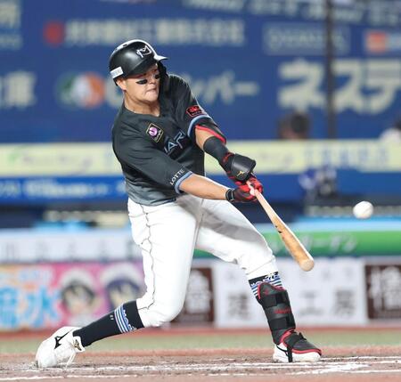 ７回、中犠飛を放つ山口（撮影・伊藤笙子）