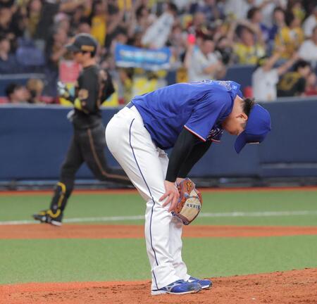 ６回、近本に先制ソロを浴びた柳（撮影・西田忠信）