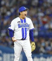 　投球前、気合を入れる馬場（撮影・石井剣太郎）