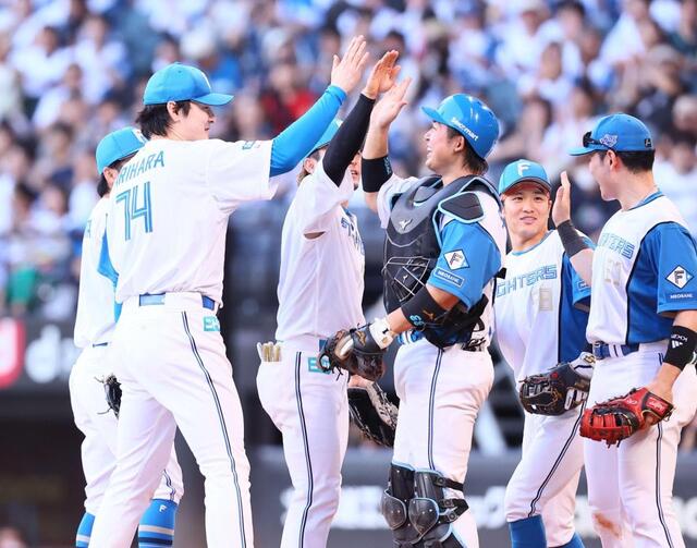 日本ハム競り勝つ 有原が2戦連続完封