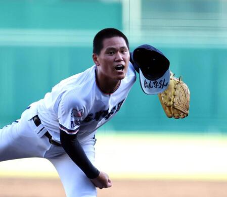 先発し力投する高川学園・木下瑛二（撮影・山口登）