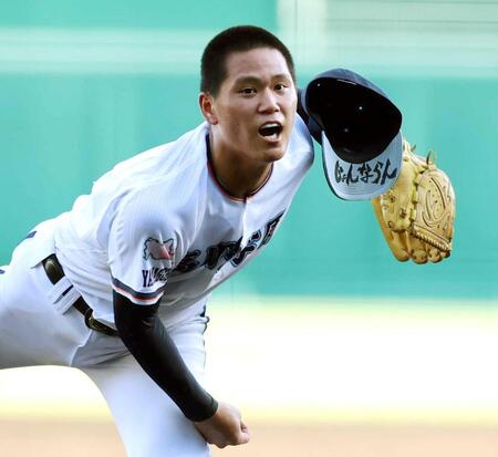 　完投勝利を挙げた高川学園・木下（撮影・山口登）