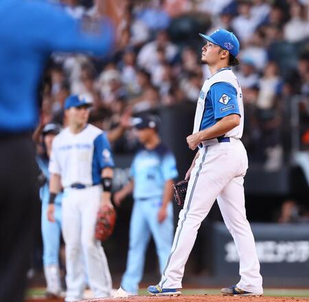 ８回、滝沢に先制打を許し、降板となる伊藤（撮影・中島達哉）