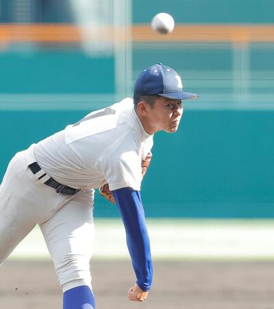 力投する先発の履正社・木村颯（撮影・西田忠信）