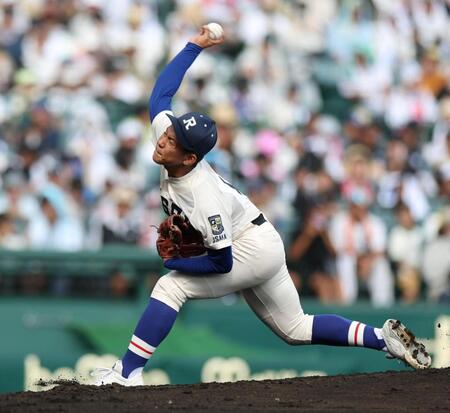 １回、力投する先発投手の履正社・木村颯（撮影・中田匡峻）