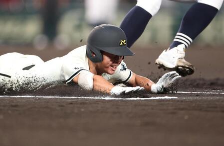 １回、二塁への内野安打で出塁する松商学園・久保田悟（撮影・中田匡峻）