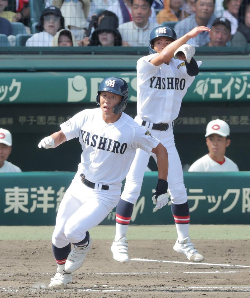 ７回、適時二塁打を放つ社・小倉臣斗（撮影・西田忠信）