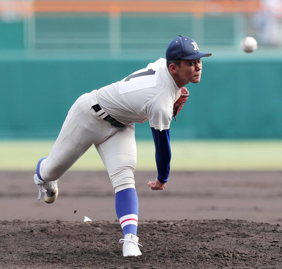 享栄戦に先発した履正社・木村