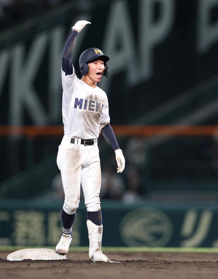 ６回、二塁打を放った三重・水野央清（撮影・中田匡峻）