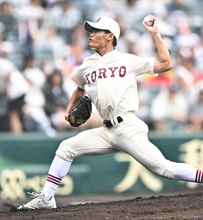 力投する拓大紅陵・宮沢和聖（撮影・開出牧）