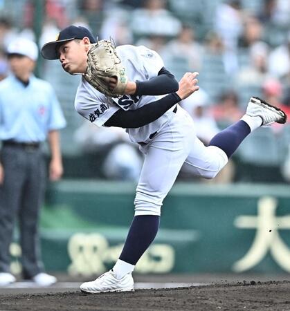 力投する佐賀商・東條陽大（撮影・開出牧）