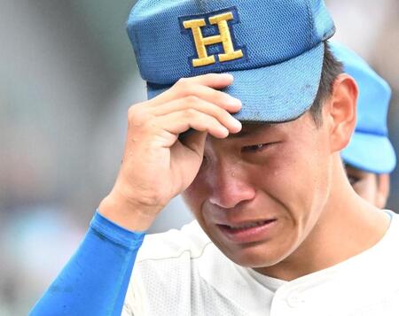 仙台育英に敗れ涙する花咲徳栄・黒川凌大（撮影・高部洋祐）