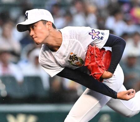力投する佐野日大・鈴木有（撮影・高部洋祐）