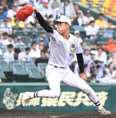 力投する佐野日大・沖崎翼（撮影・高部洋祐）
