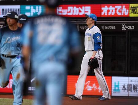 ７回から登板するも同点を許した田中（撮影・中島達哉）